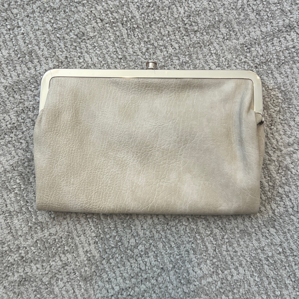Magnetic Cluth in Cream